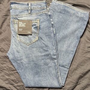 Silver Jeans Women's Suki Curvy Fit Mid Rise Boot Cut Jeans